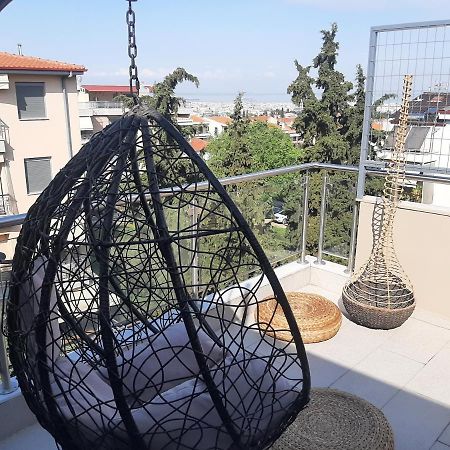 Όμορφο Διαμέρισμα- Σοφίτα Με Υπέροχη Θεα Thessaloníki Eksteriør billede